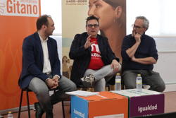 Ral Quinto junto a Gonzalo Montao,FSG e Igor Muiz de librera MUGA